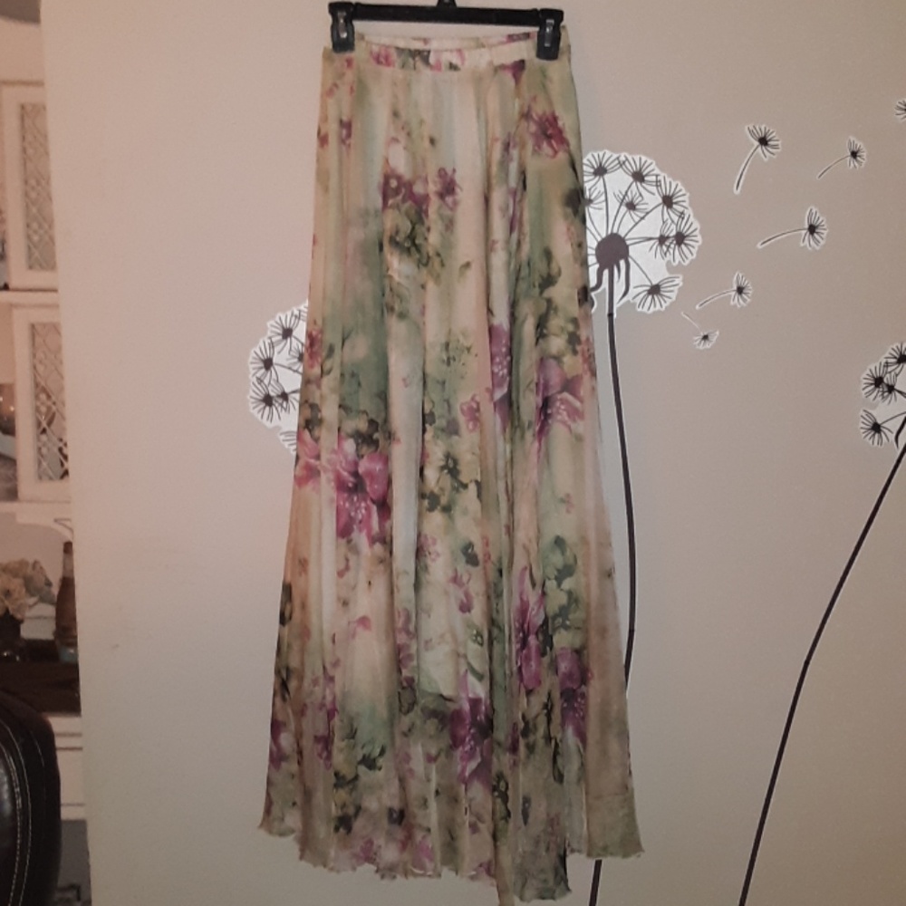 Never Worn Chicwish Long Floral Skirt